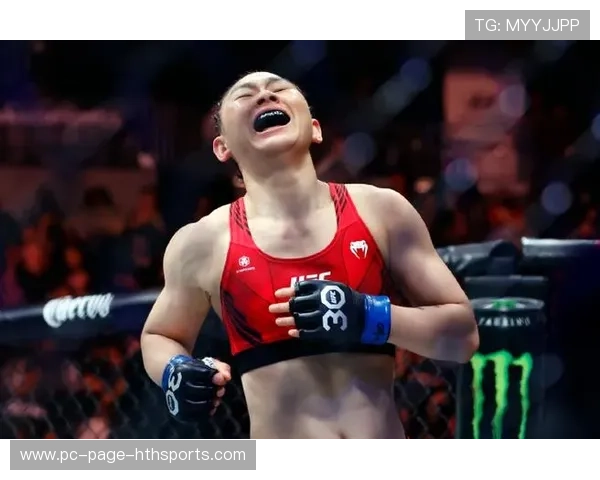 UFC重击震天，让对手头盔飞出场外的惊天一击